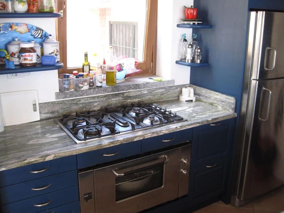 Villa Mit Whirlpool Und Phantastischer Aussicht Capoliveri  Bagian luar foto