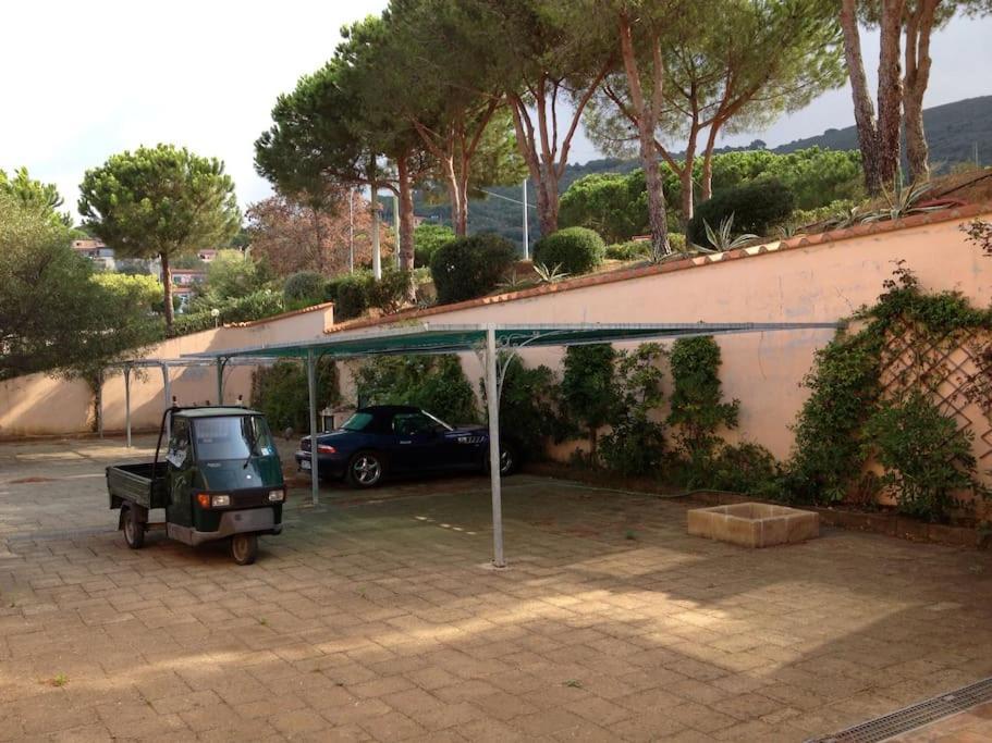 Villa Mit Whirlpool Und Phantastischer Aussicht Capoliveri  Bagian luar foto