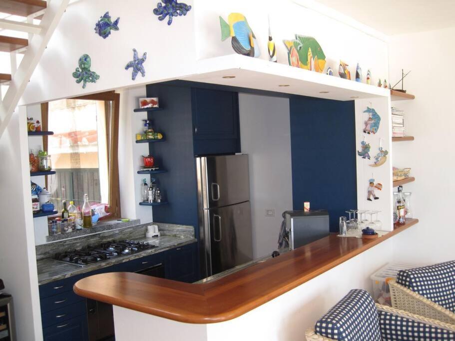Villa Mit Whirlpool Und Phantastischer Aussicht Capoliveri  Bagian luar foto